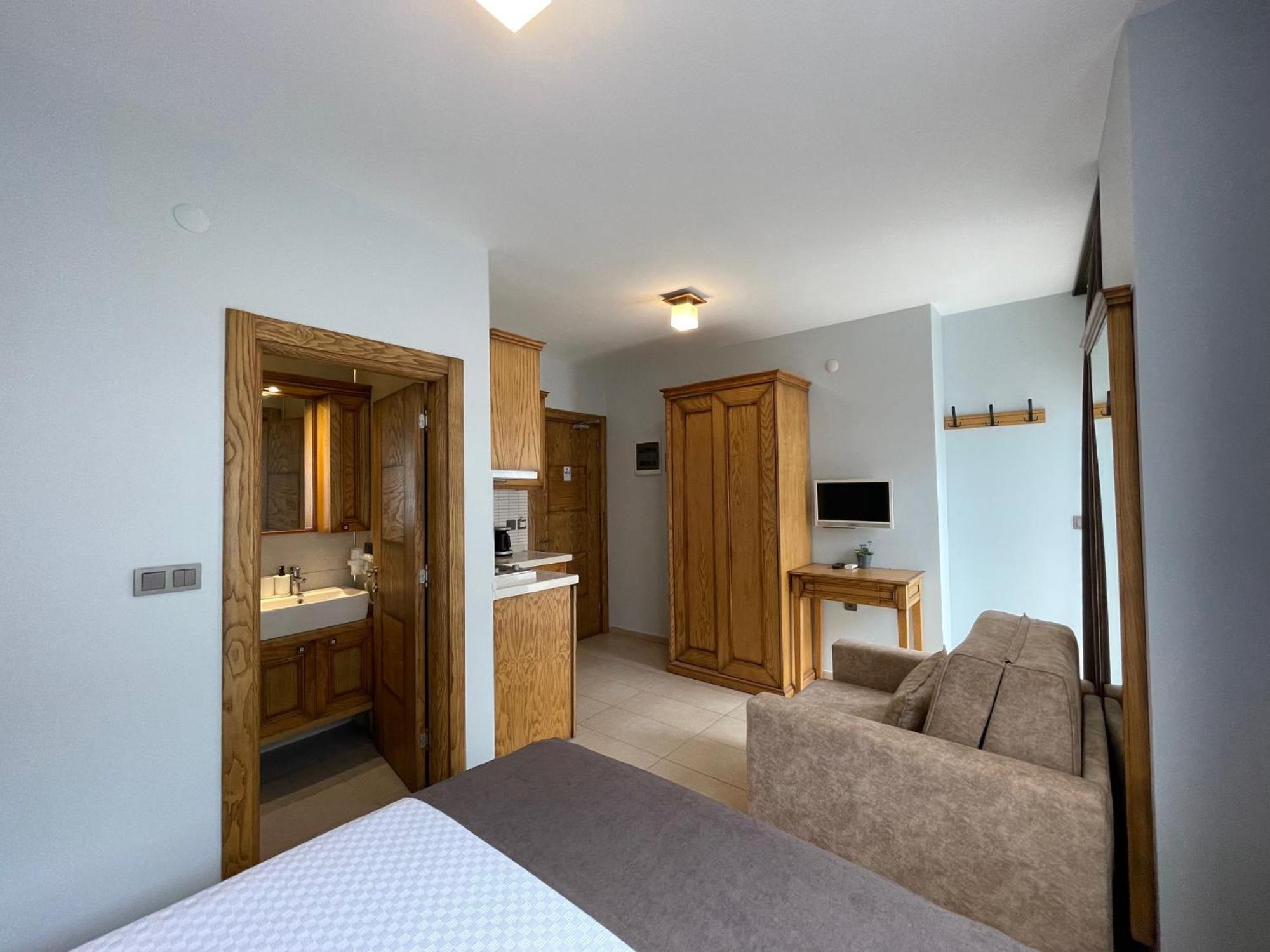 Apart Otel Veziroğlu